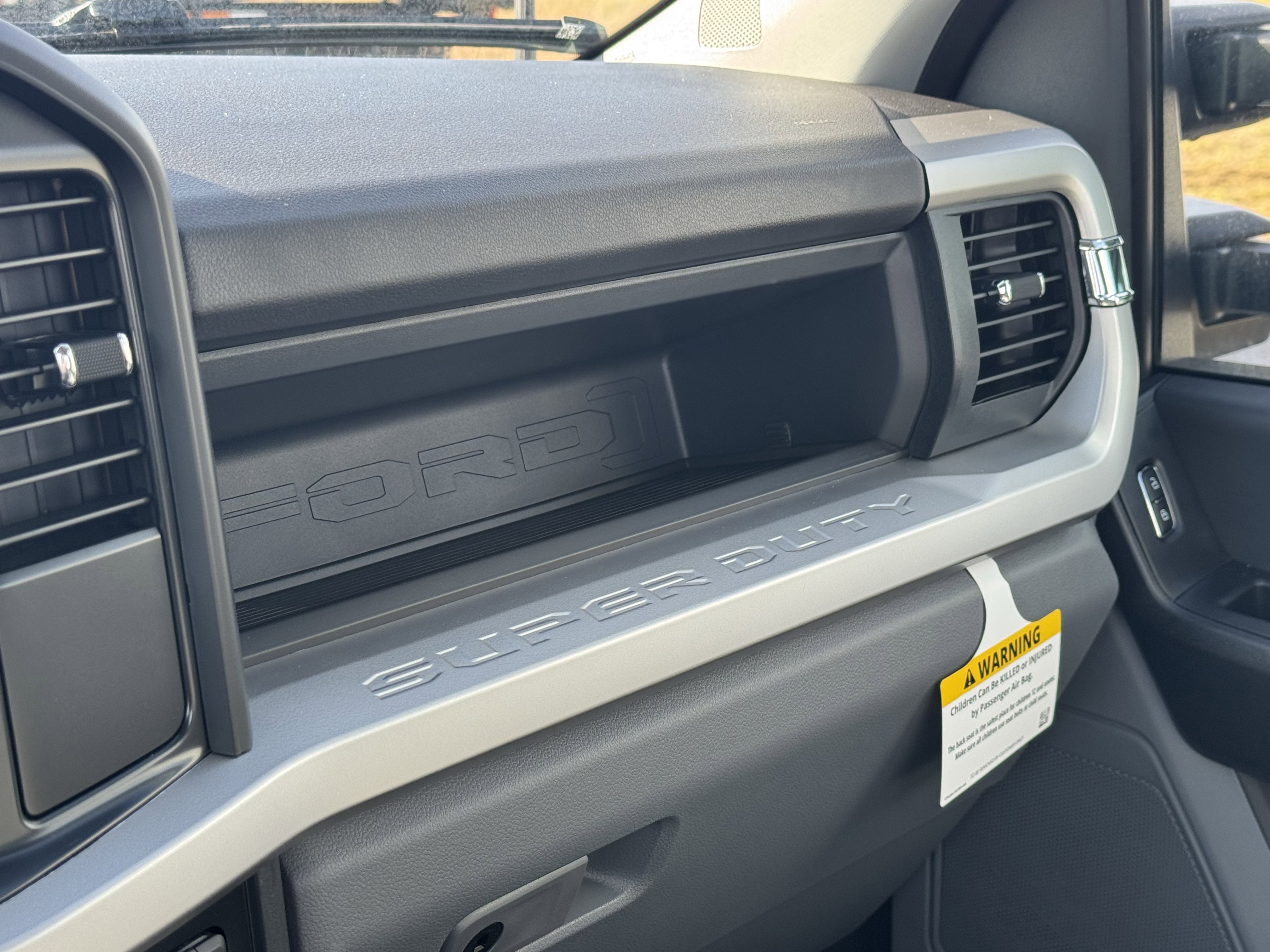 New 2025 Ford F550 4x4 Regular Cab Super Duty image 17