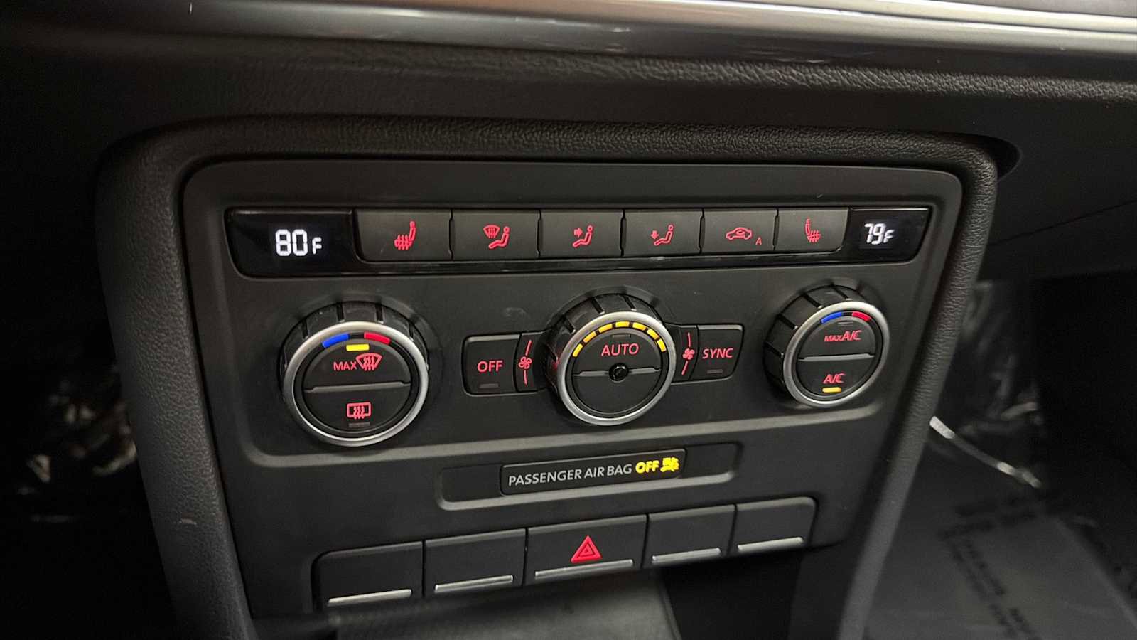 Used 2014 Volkswagen Beetle TDI image 22