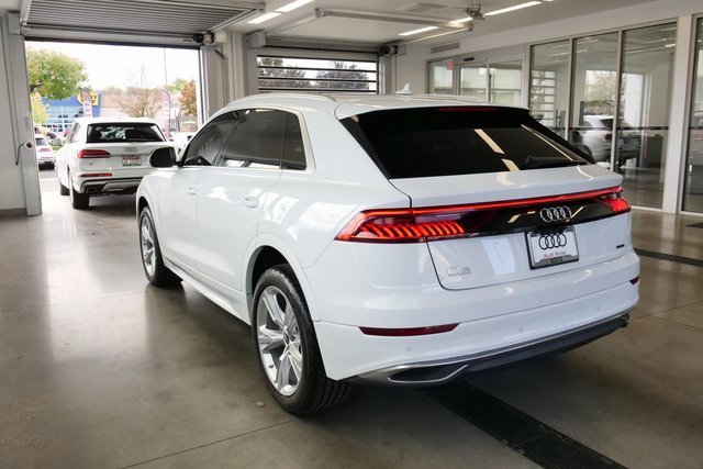 Used 2023 Audi Q8 Premium image 4