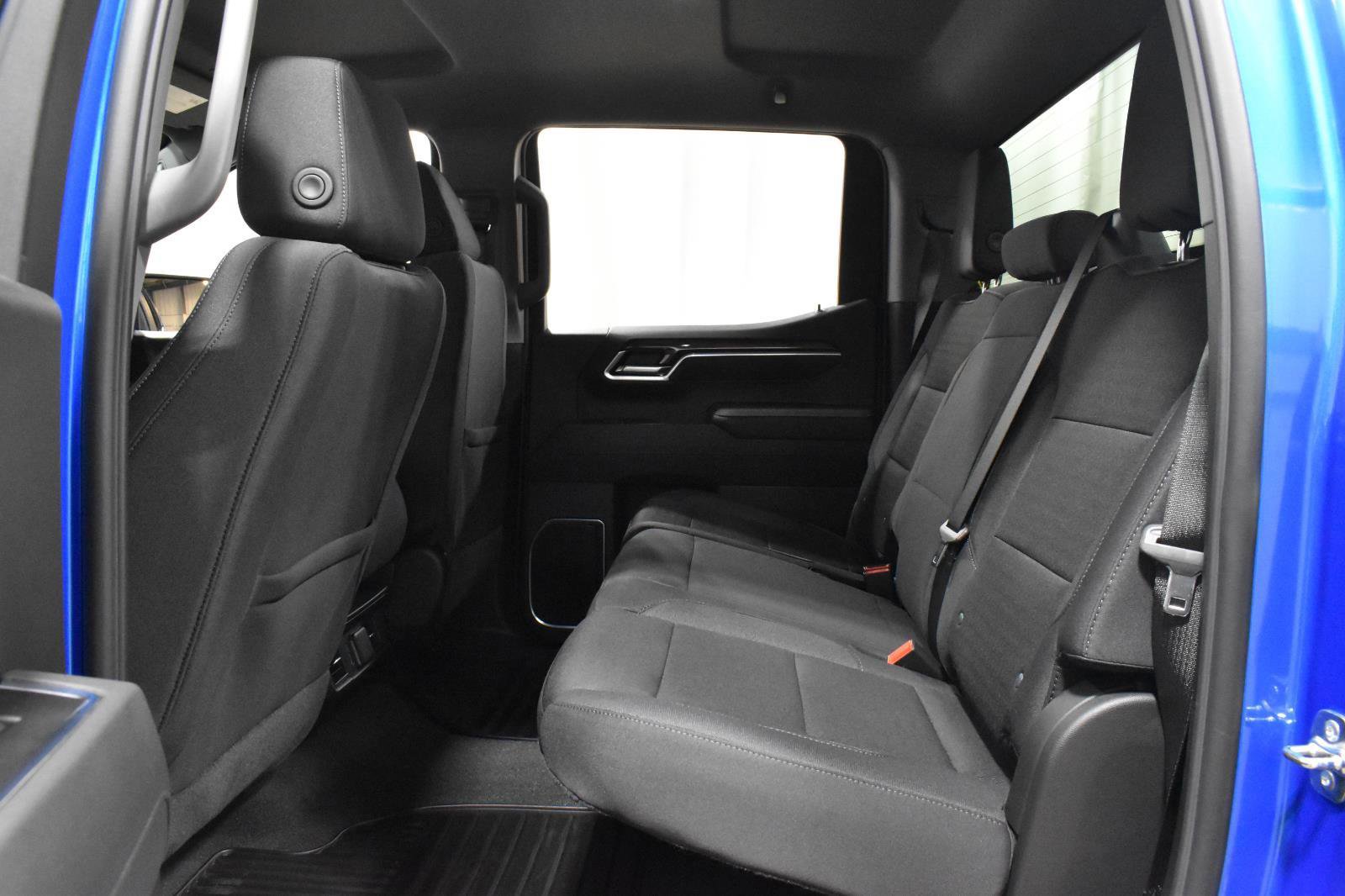 Used 2026 Chevrolet Silverado 1500 LT AWD/4WD image 9