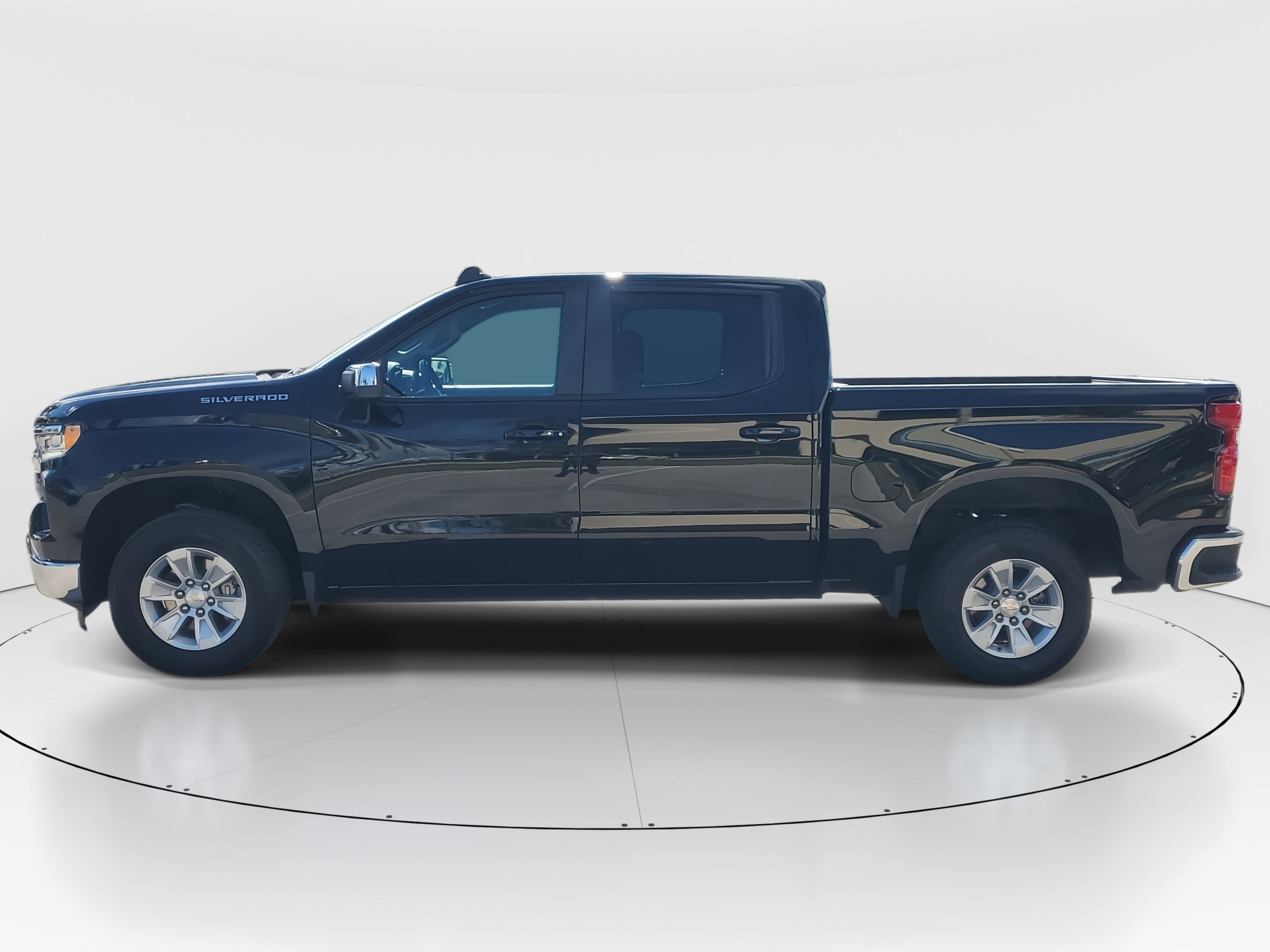 Used 2025 Chevrolet Silverado 1500 LT image 6