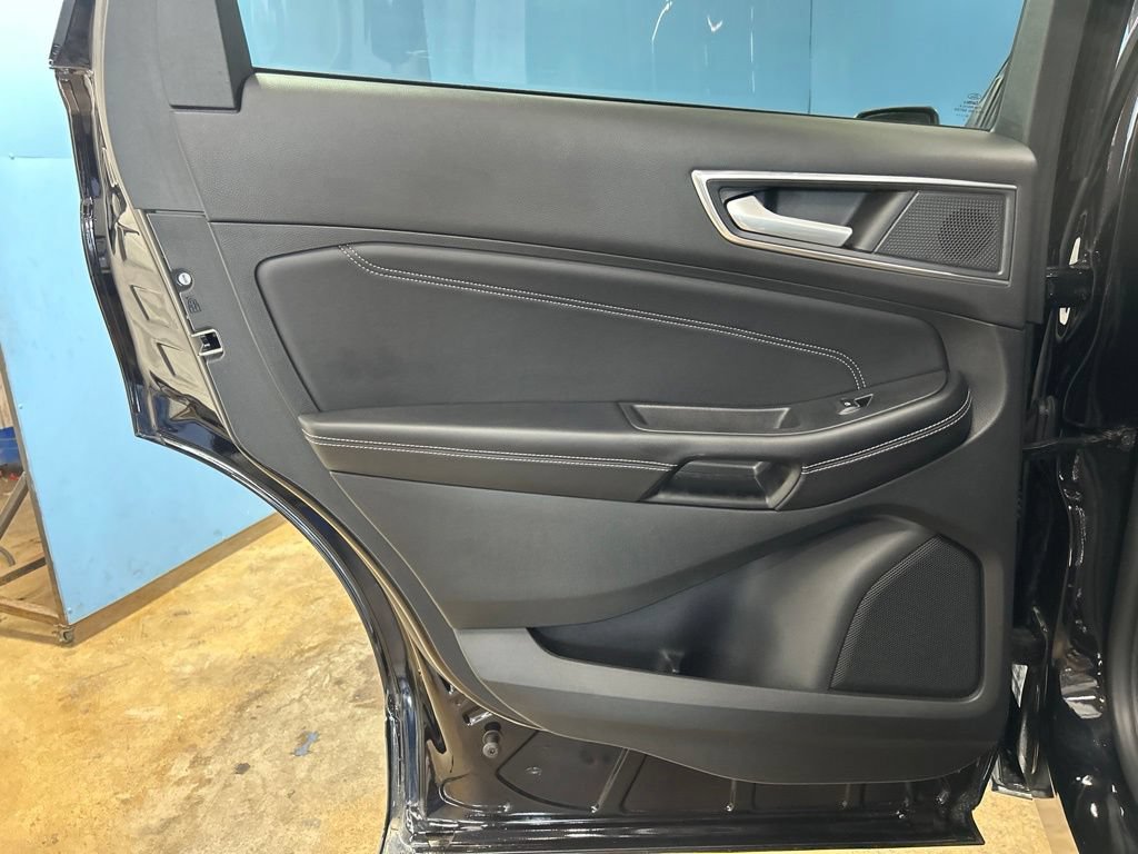 Used 2024 Ford Edge Titanium w/ Equipment Group 301A AWD/4WD image 39