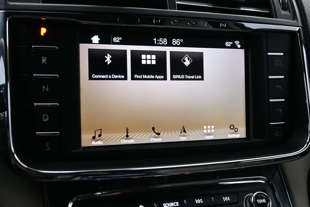 Used 2017 Lincoln Continental Reserve w/ Technology Package FWD image 6