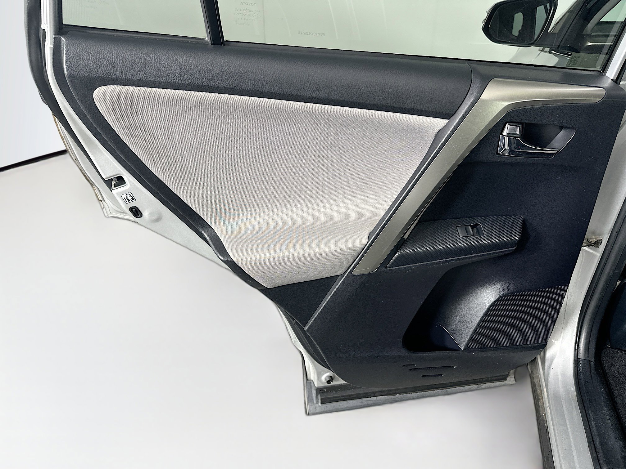 Used 2014 Toyota RAV4 XLE image 25