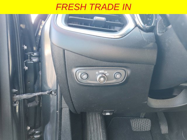 Used 2020 Chevrolet Equinox LT w/ Driver Convenience Package AWD/4WD image 11