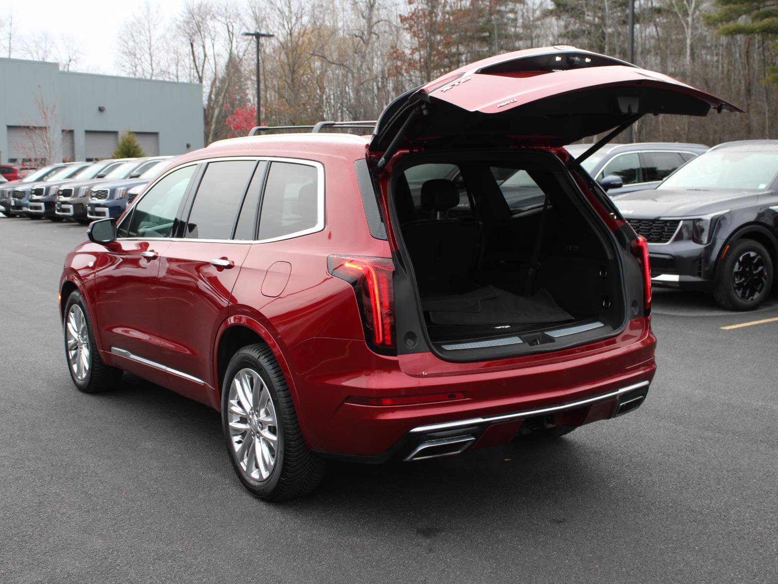 Used 2021 Cadillac XT6 Premium Luxury image 7