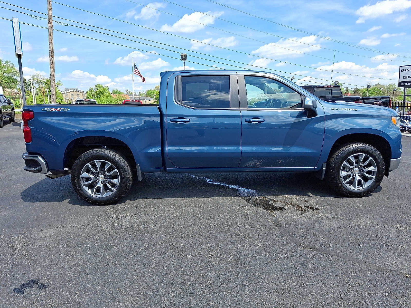 Used 2024 Chevrolet Silverado 1500 LT AWD/4WD image 7