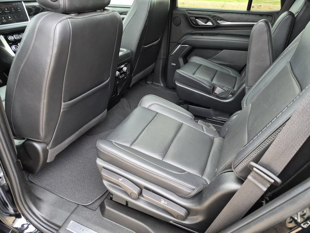 Used 2023 GMC Yukon Denali RWD image 17