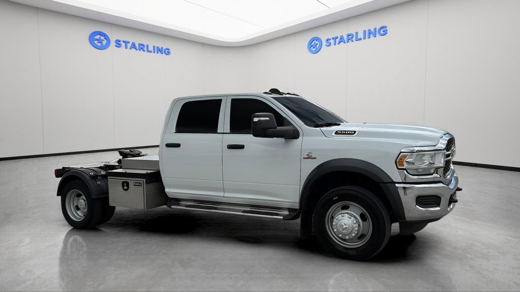 Used 2024 RAM 5500 Tradesman w/ Chrome Appearance Group AWD/4WD image 12