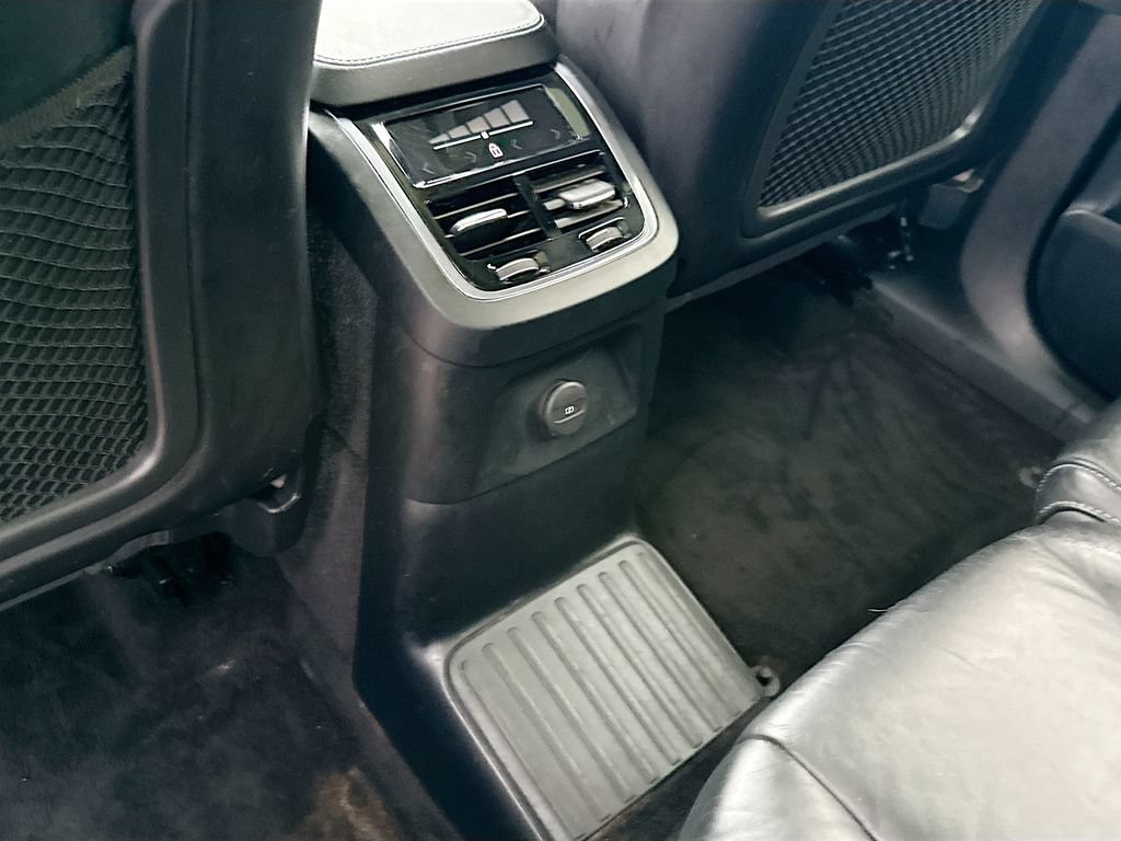 Used 2022 Volvo XC90 T8 Inscription AWD/4WD image 28