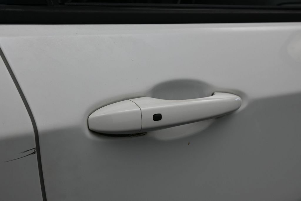Used 2020 Jeep Compass Latitude FWD image 40