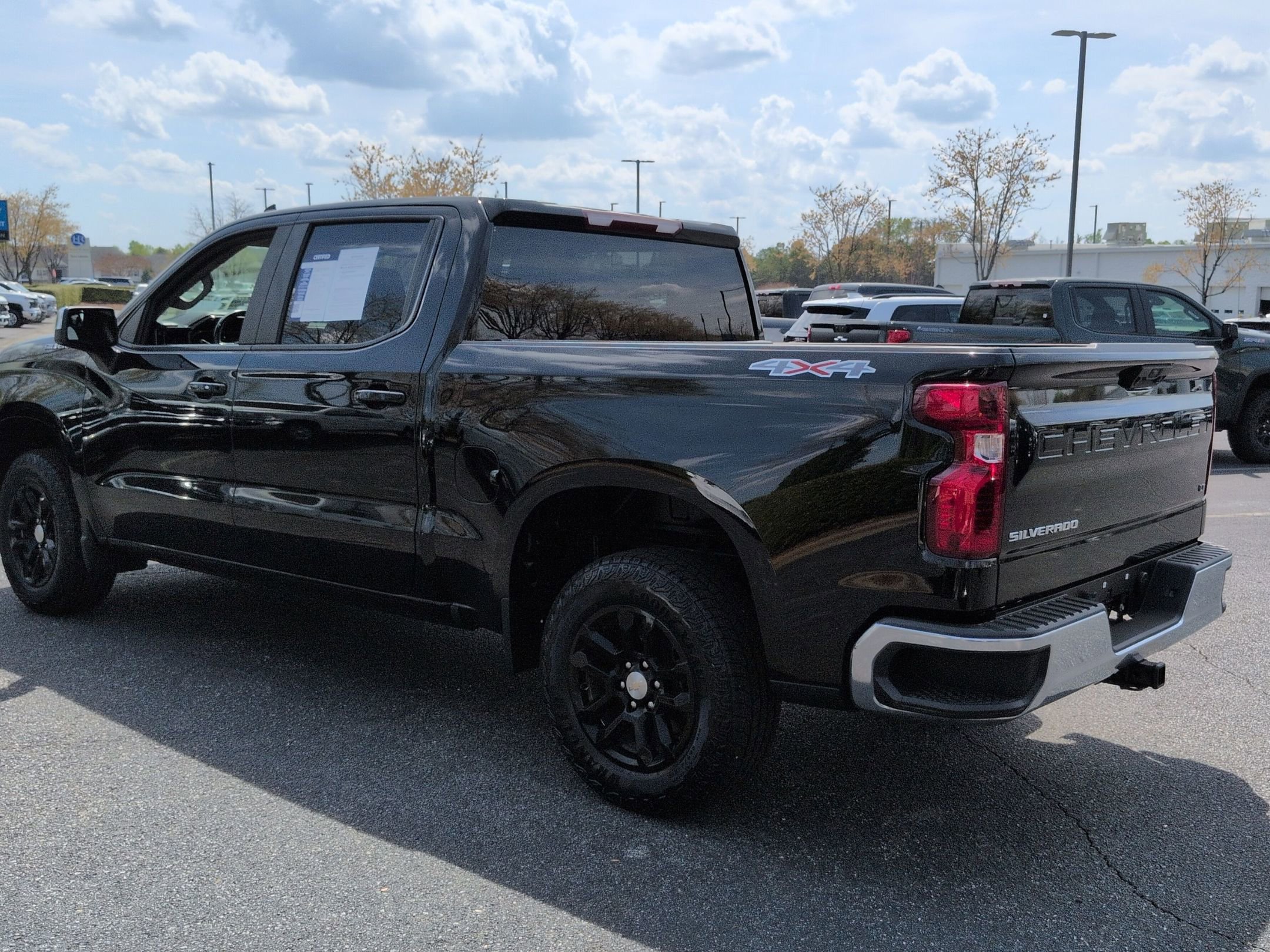 Used 2022 Chevrolet Silverado 1500 LT image 8
