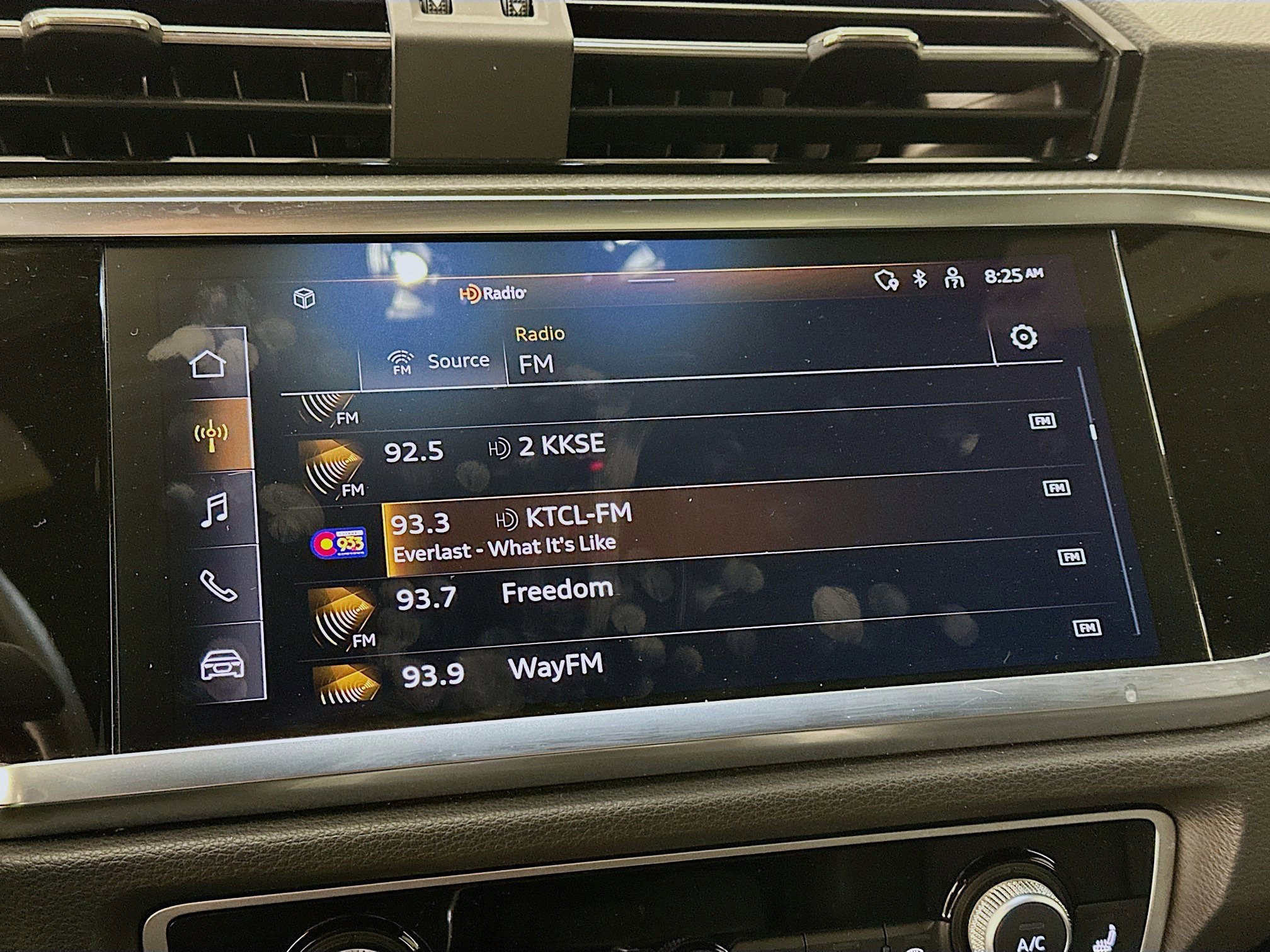 Used 2025 Audi Q3 2.0T Premium image 21