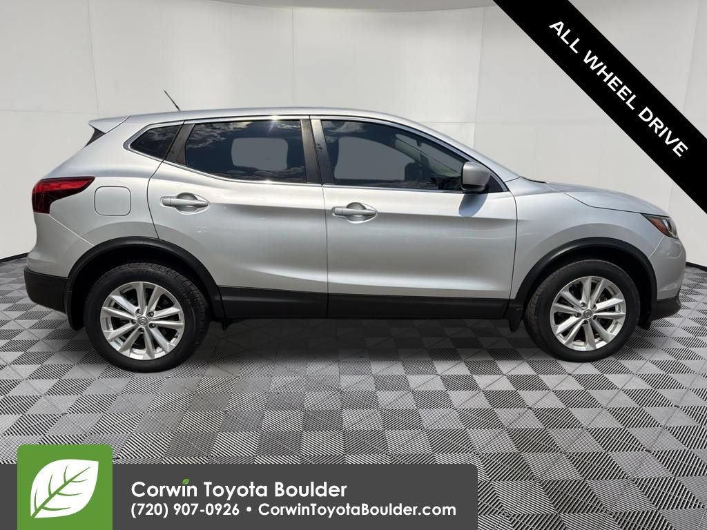 Used 2018 Nissan Rogue Sport S w/ S Appearance Package AWD/4WD image 9