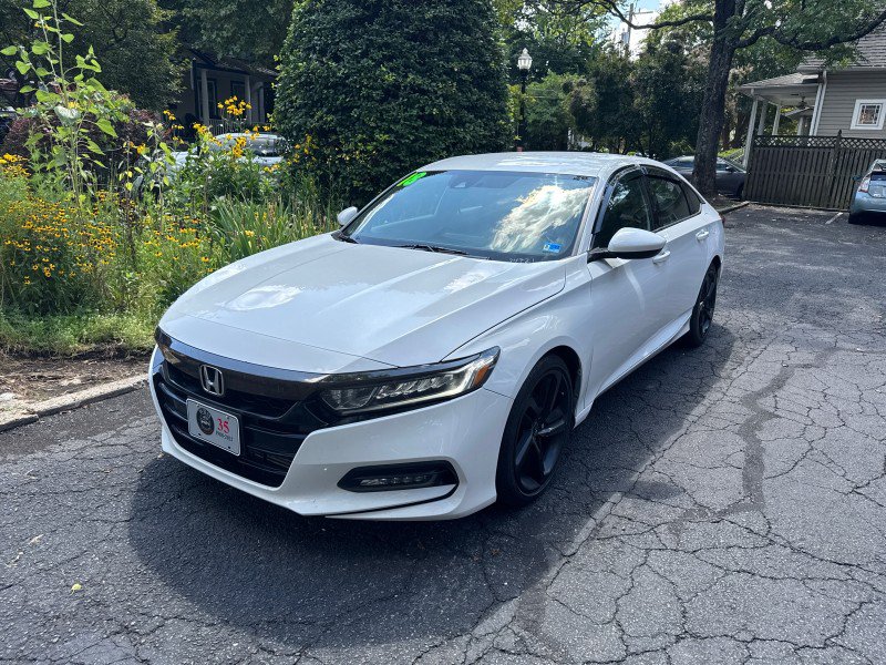 Used 2018 Honda Accord Sport image 3