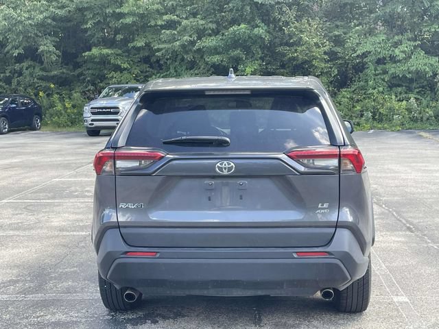 Used 2022 Toyota RAV4 LE AWD/4WD image 4