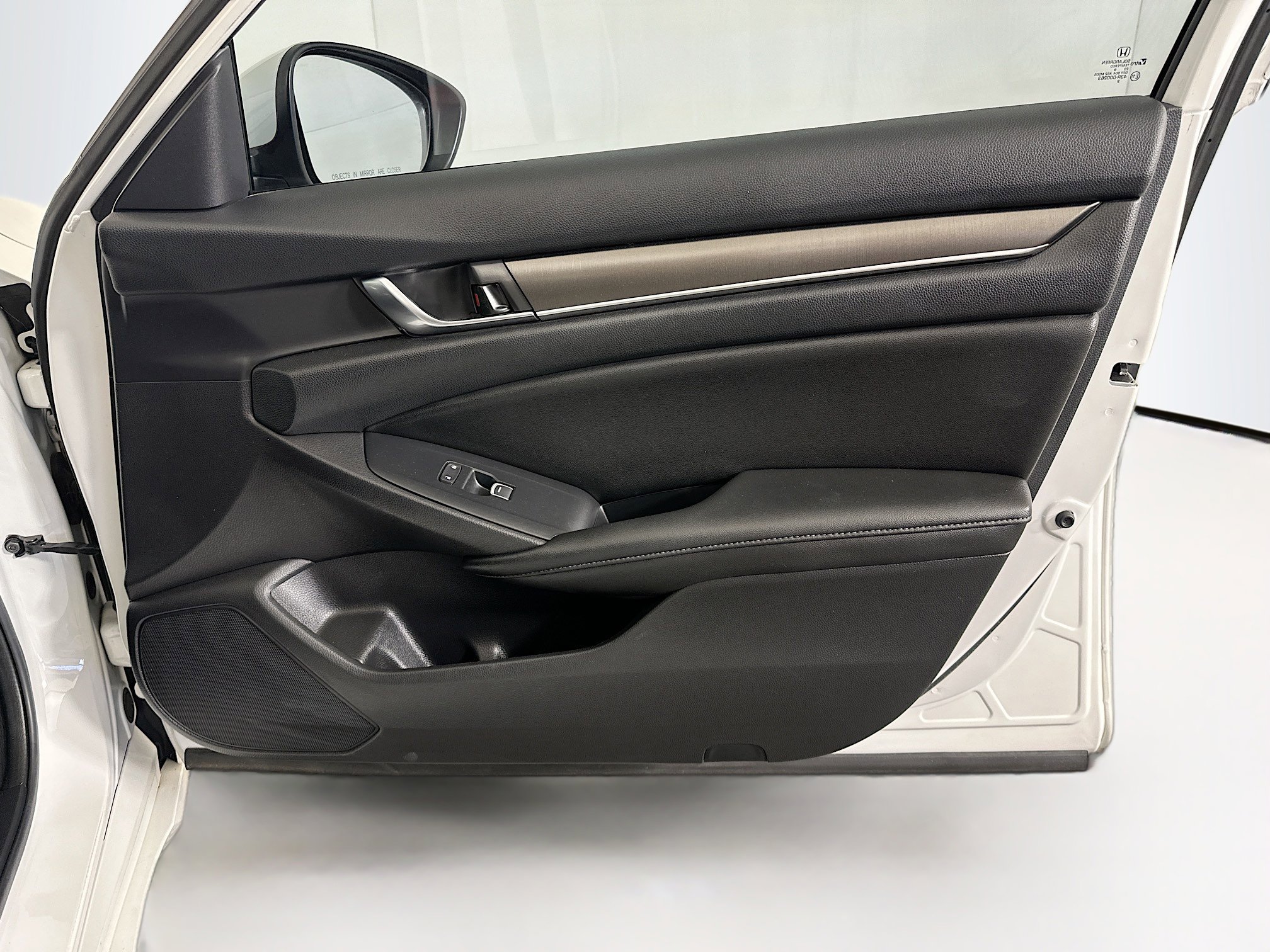 Used 2019 Honda Accord LX image 30
