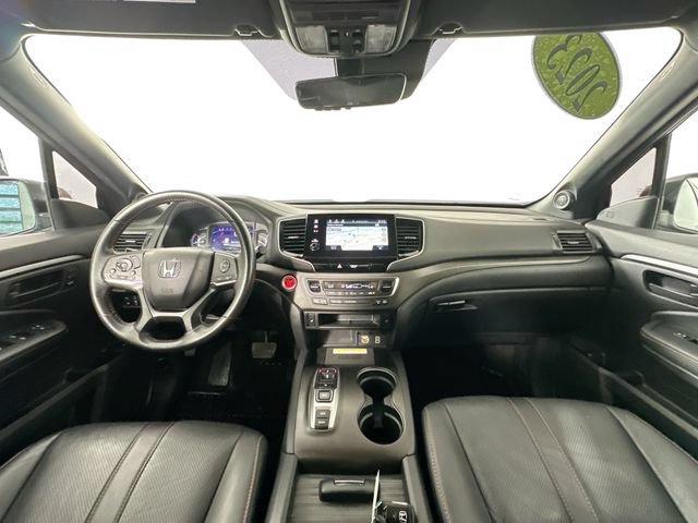 Used 2023 Honda Passport TrailSport image 3