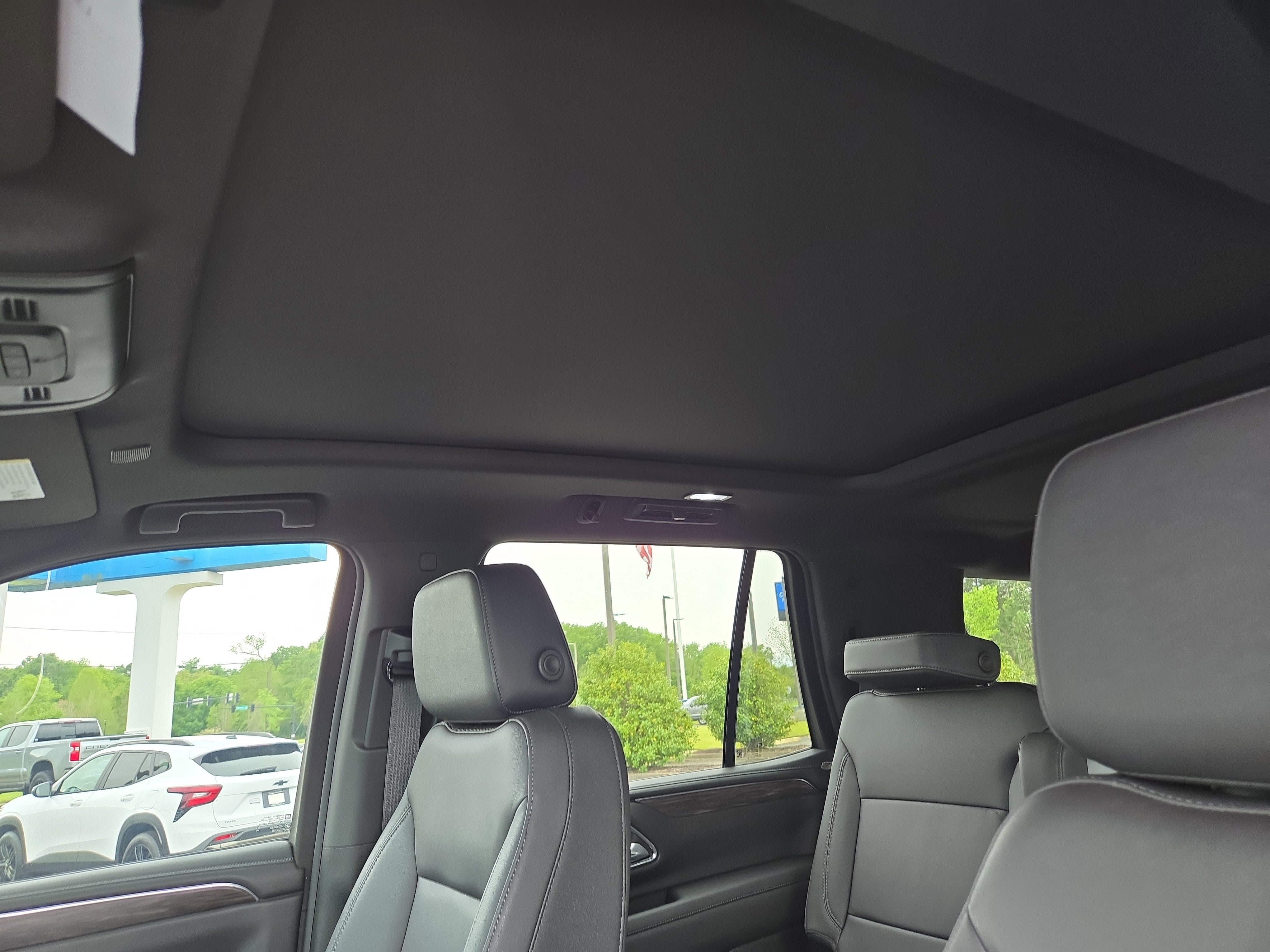 Used 2024 Chevrolet Tahoe Z71 w/ Luxury Package image 19