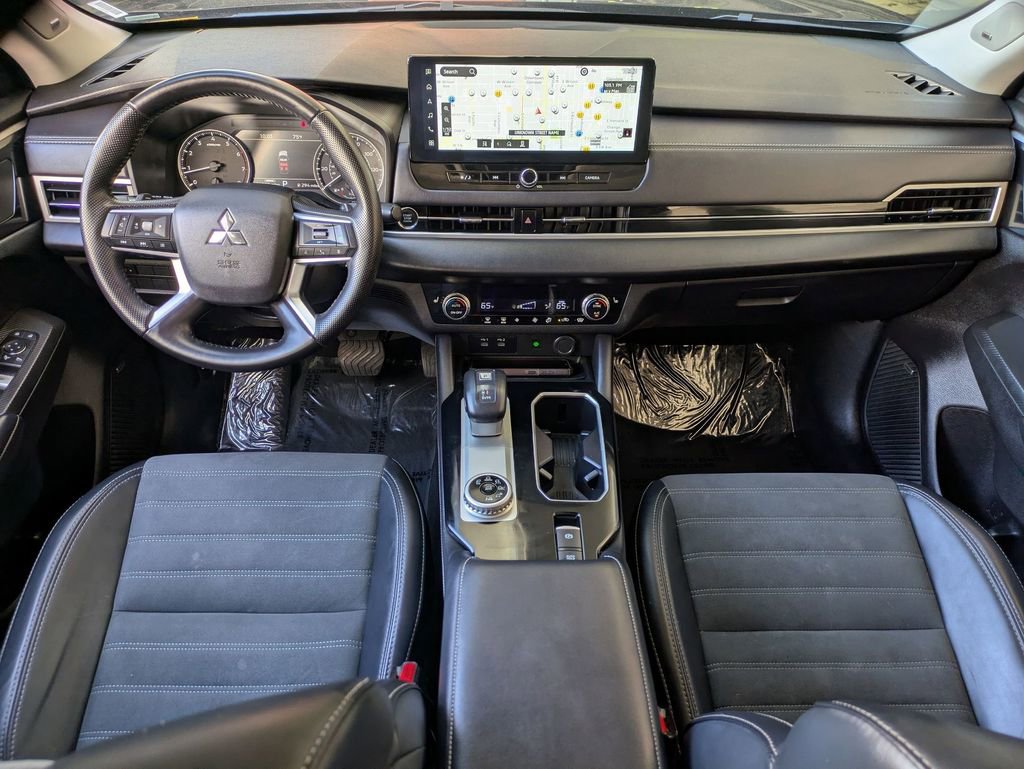 Used 2025 Mitsubishi Outlander SE AWD/4WD image 25