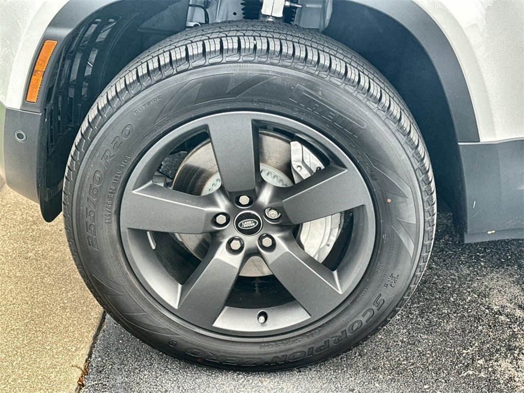 Used 2025 Land Rover Defender 110 S image 10