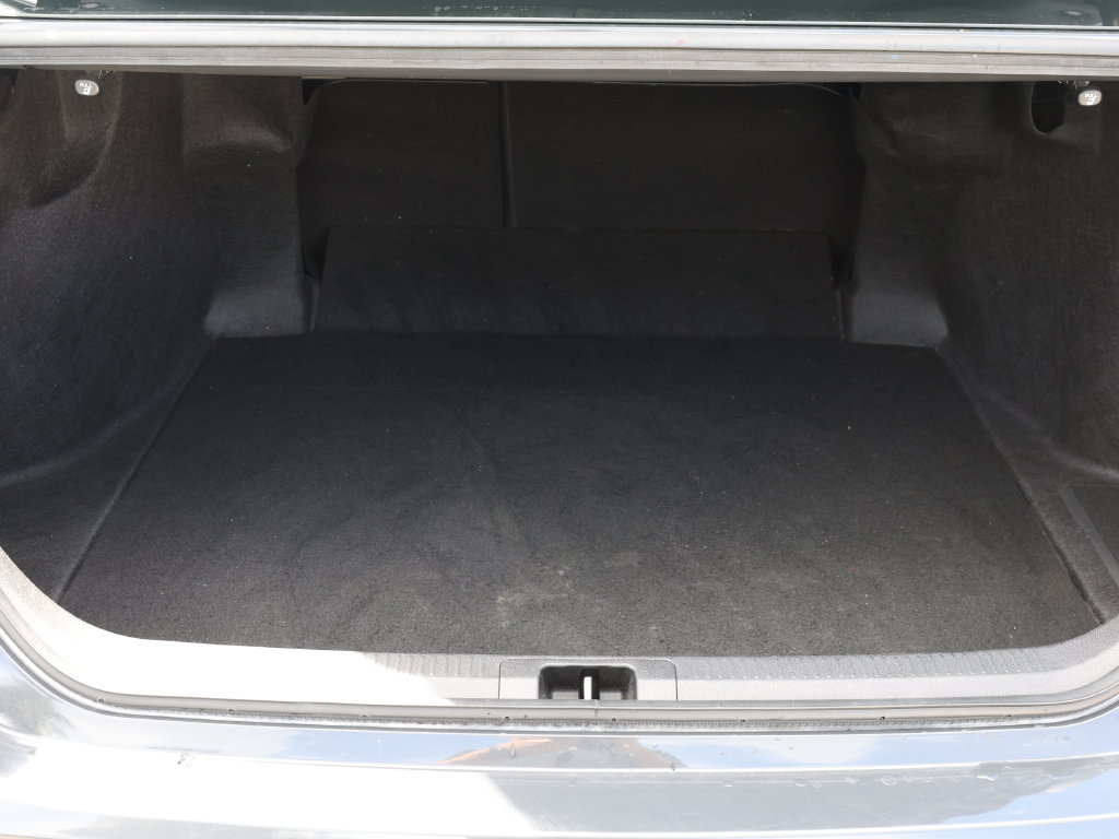 Used 2025 Toyota Camry SE w/ Convenience Package FWD image 8