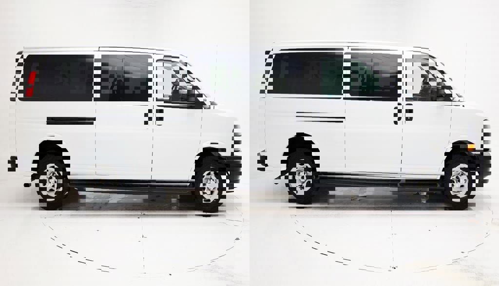 Used 2023 Chevrolet Express 3500 LS image 3