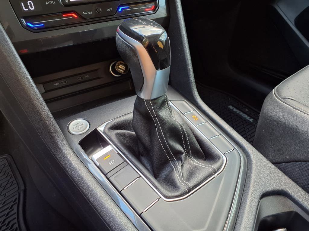 Used 2022 Volkswagen Tiguan SE w/ Panoramic Sunroof Package image 26