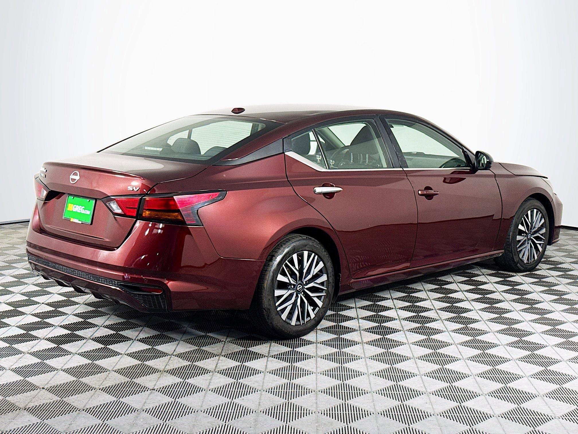 Used 2023 Nissan Altima 2.5 SV FWD image 10
