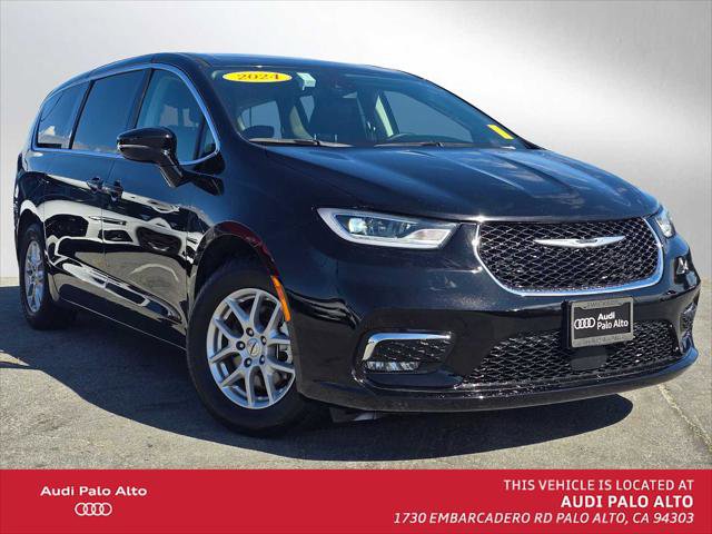 Used 2024 Chrysler Pacifica Touring-L