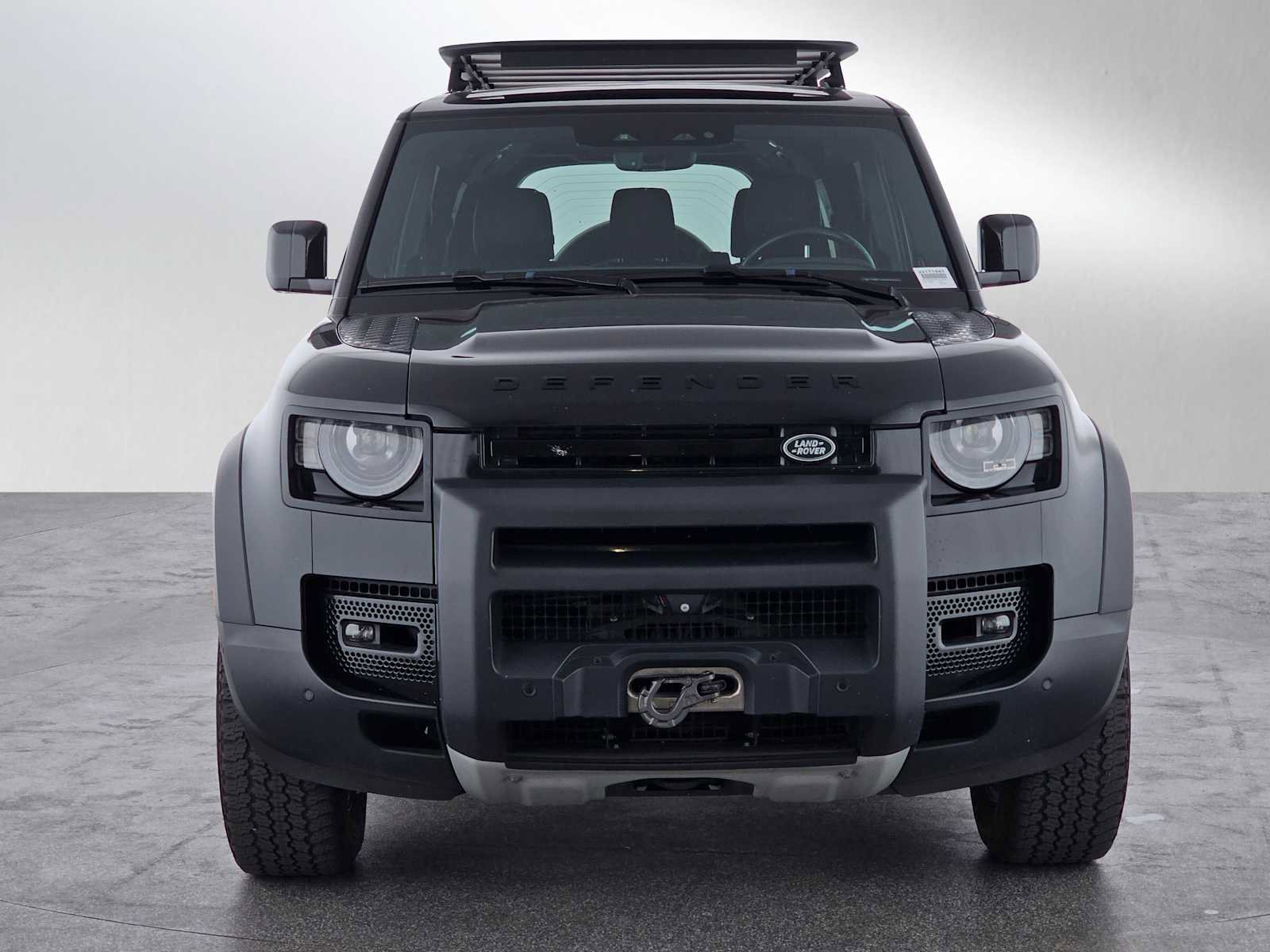 Used 2023 Land Rover Defender 130 SE image 8