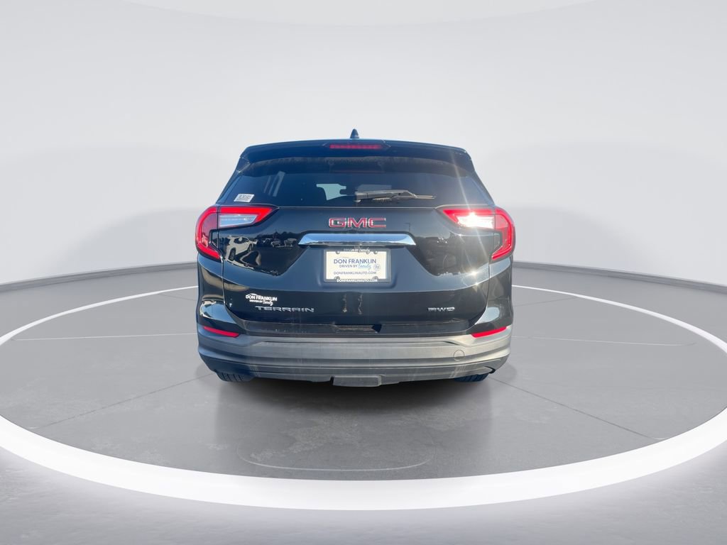 Used 2024 GMC Terrain SLE image 7