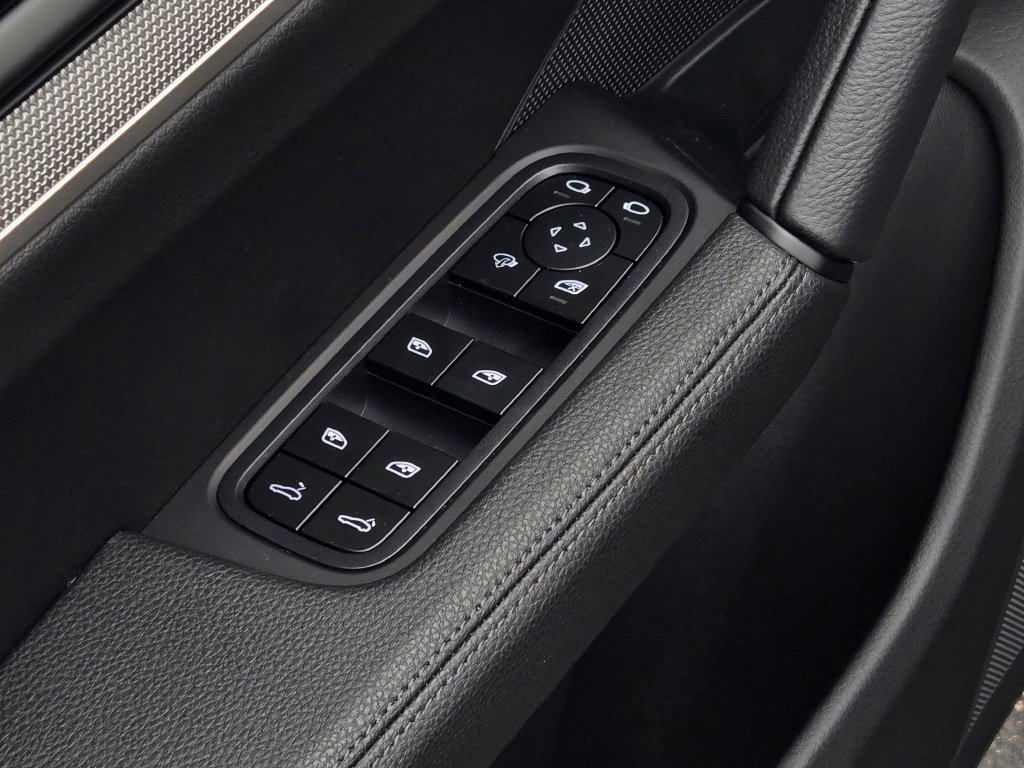 New 2025 Porsche Cayenne S image 21