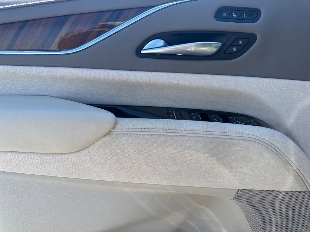 Used 2024 Cadillac Escalade Sport Platinum w/ LPO, ONYX Package image 20