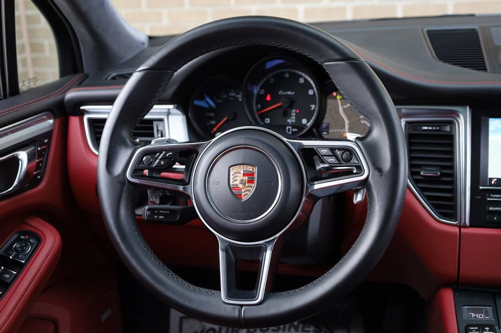 Used 2015 Porsche Macan Turbo image 28