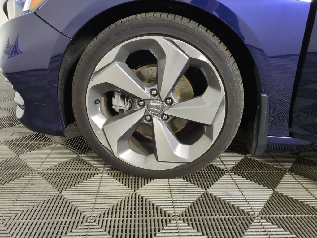 Used 2018 Honda Accord Touring image 27