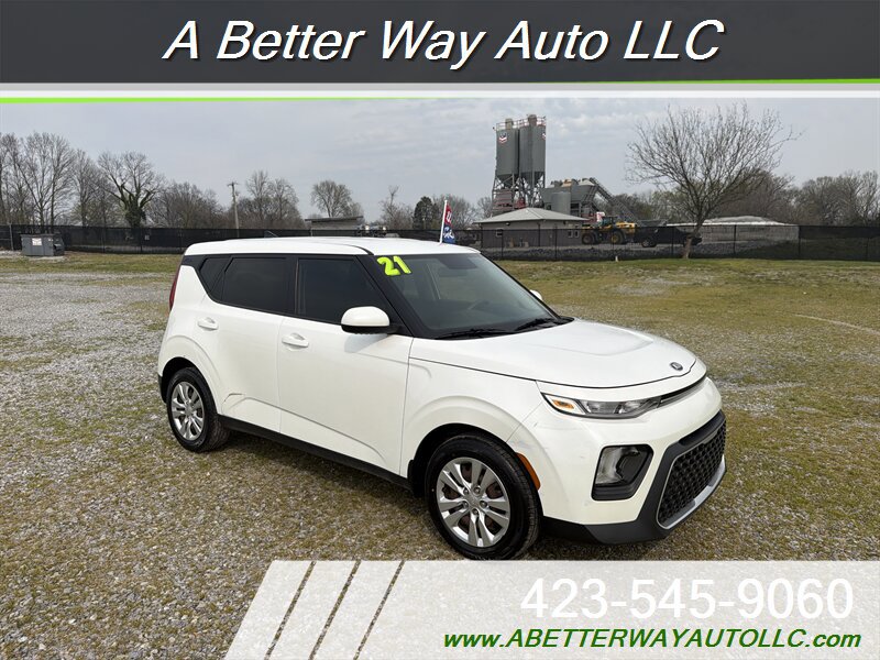 Used 2021 Kia Soul LX FWD image 2