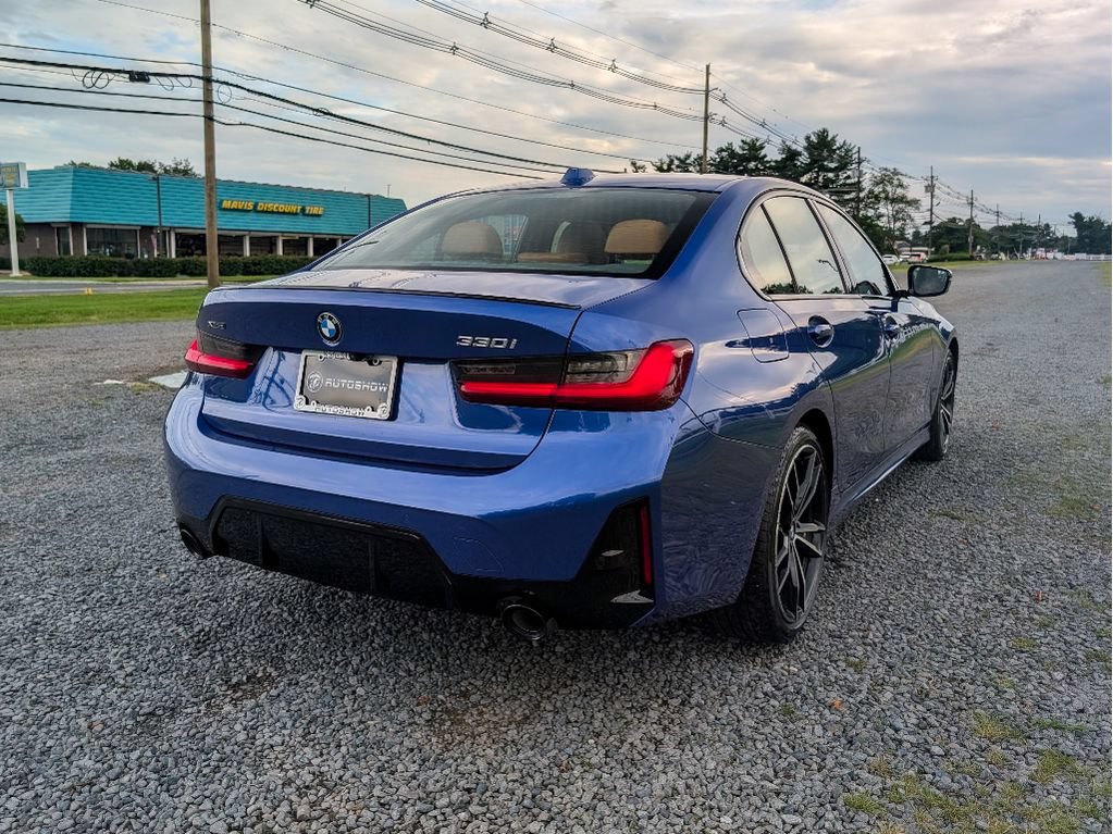 Used 2024 BMW 330i xDrive Sedan w/ M Sport Package AWD/4WD image 5