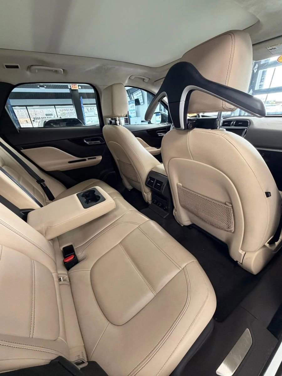 Used 2020 Jaguar F-PACE Prestige image 11