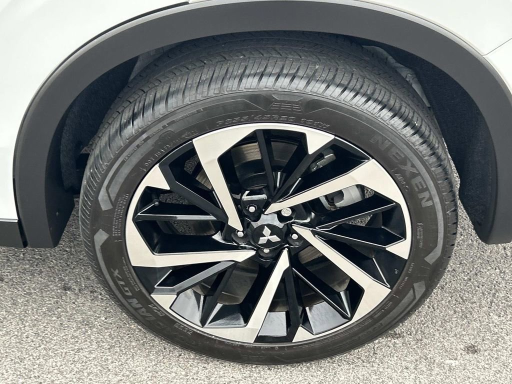 Used 2024 Mitsubishi Outlander SE image 15