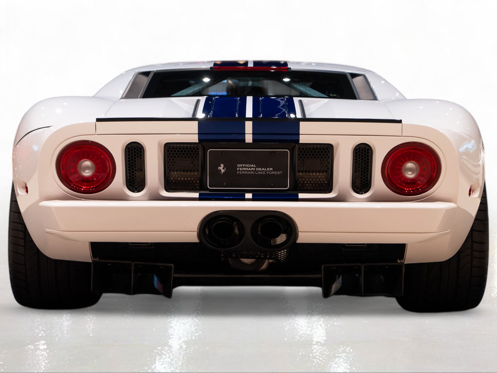 Used 2005 Ford GT RWD image 11