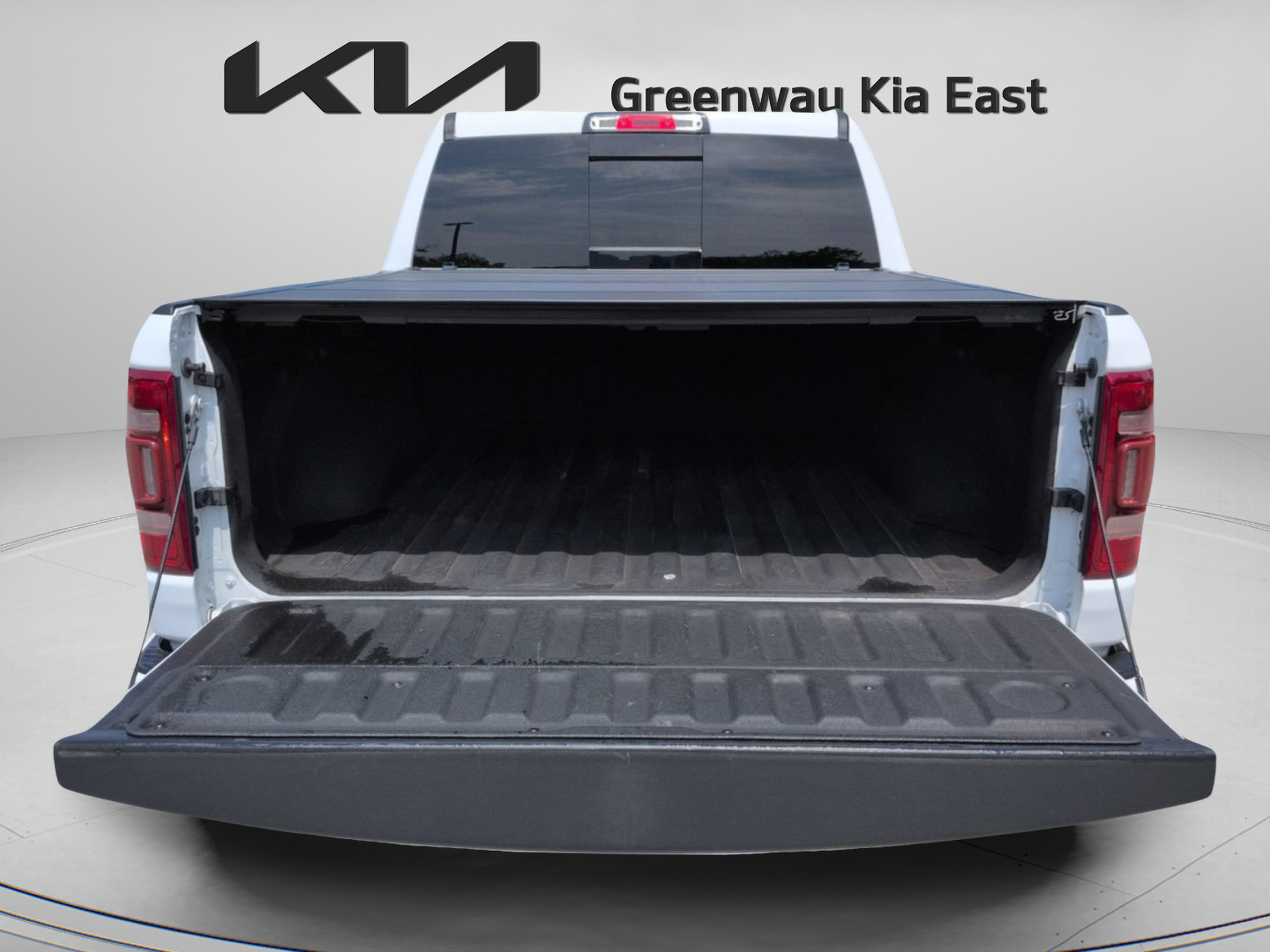 Used 2023 RAM 1500 Laramie RWD image 17