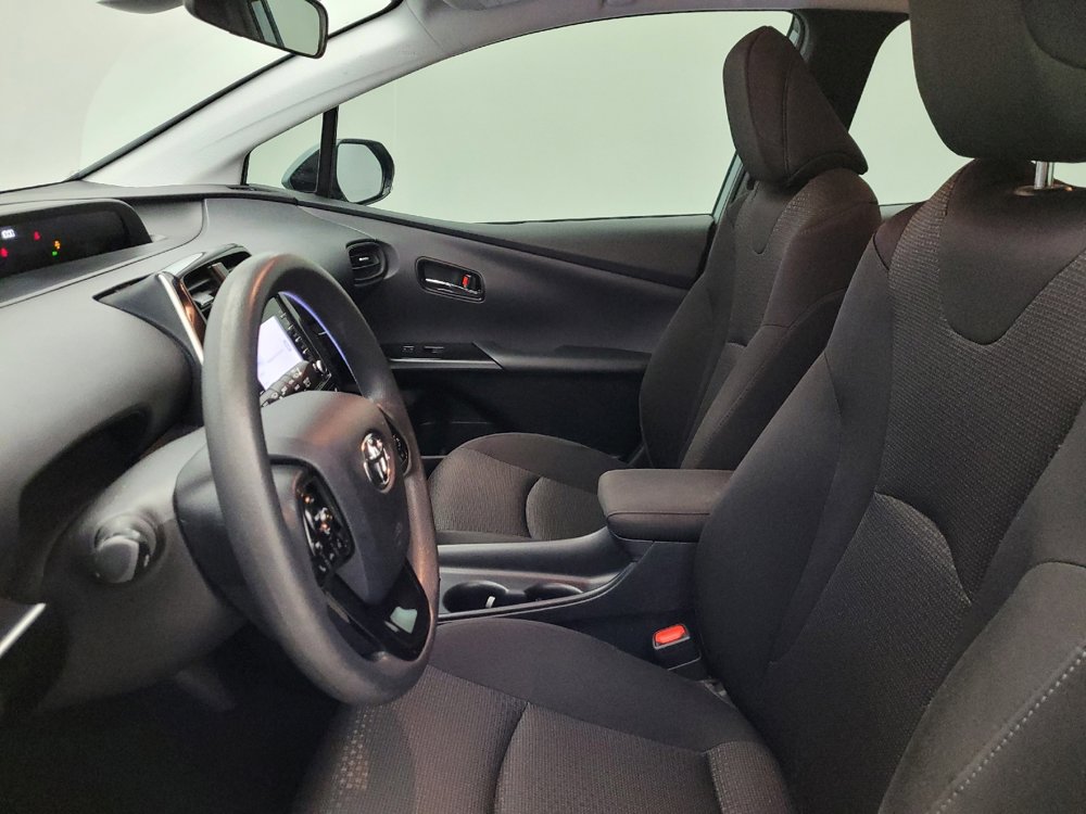 Used 2020 Toyota Prius LE image 17