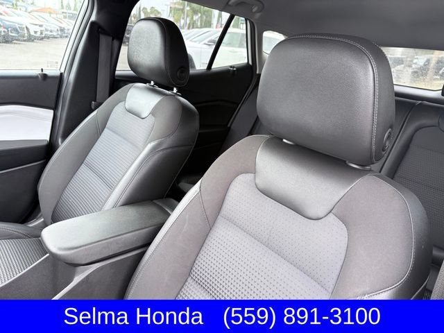 Used 2024 Chevrolet Trax LT w/ LT Convenience Package FWD image 11