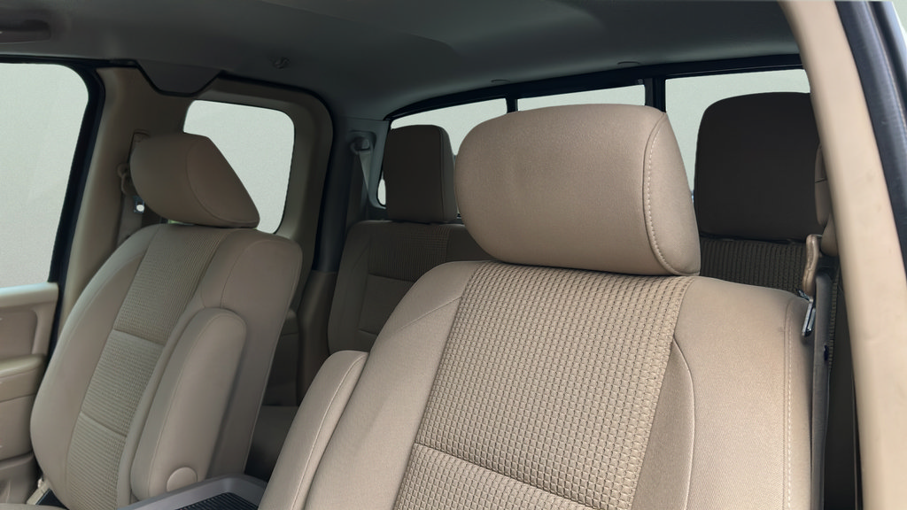 Used 2015 Nissan Titan SV w/ SV Value Truck Package RWD image 14