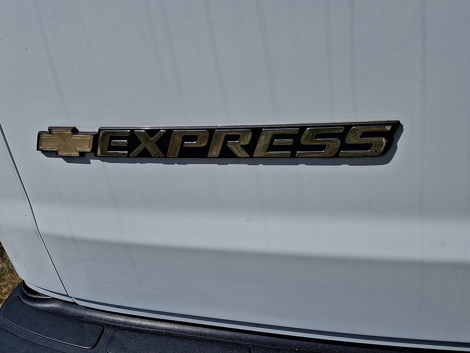 Used 2022 Chevrolet Express 2500 Extended w/ Driver Convenience Package image 30