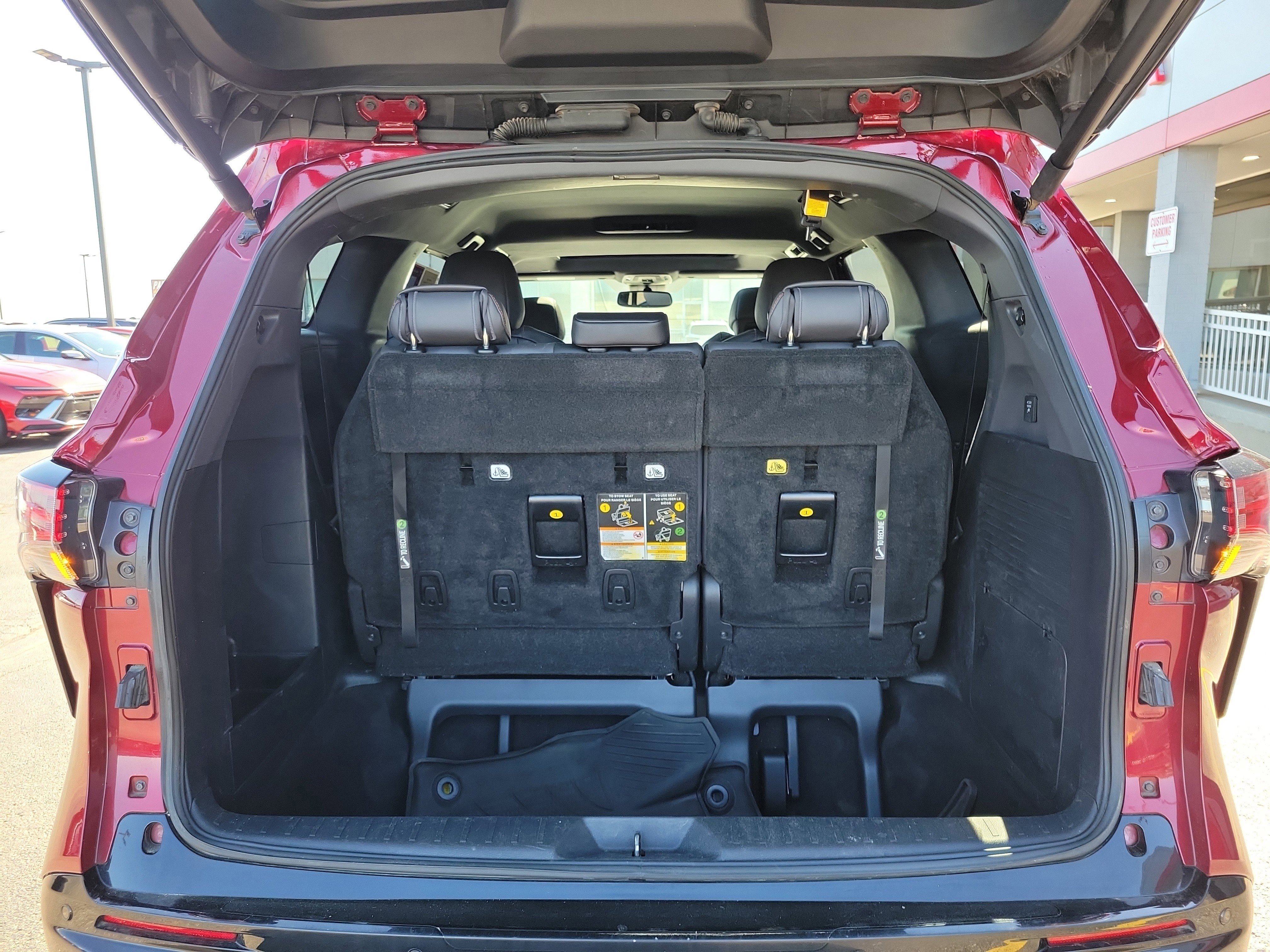 Used 2022 Toyota Sienna XSE w/ XSE Plus Package AWD/4WD image 8