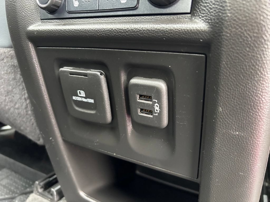 Used 2019 Chevrolet Traverse Premier w/ Driver Confidence II Package FWD image 21