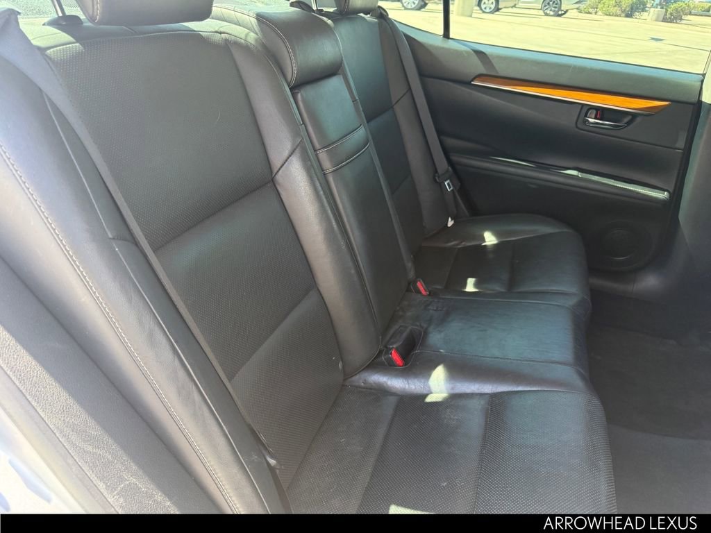 Used 2015 Lexus ES 300h w/ Navigation System Package image 32