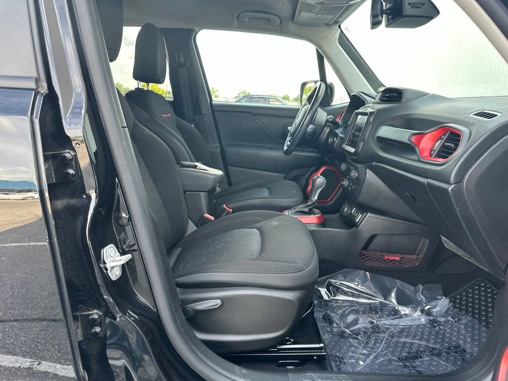 Used 2022 Jeep Renegade Trailhawk AWD/4WD image 30
